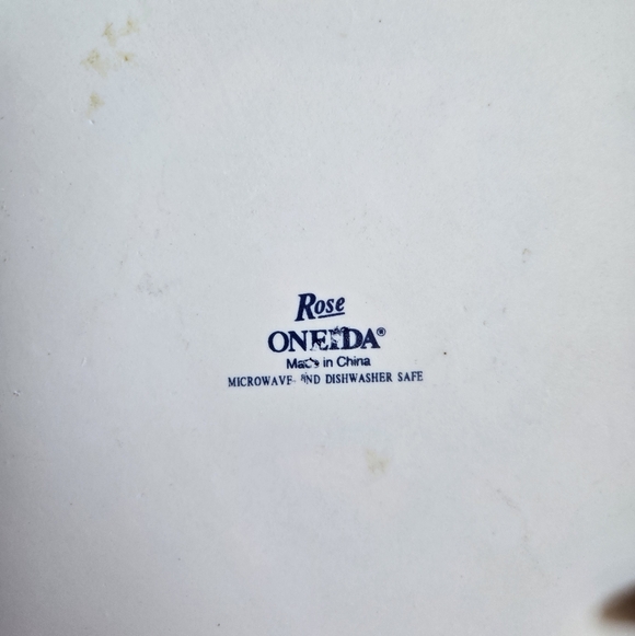 Vintage Oneida ROSE Porcelain Fluted Quiche Tart Dish 🌹 - Picture 4 of 6